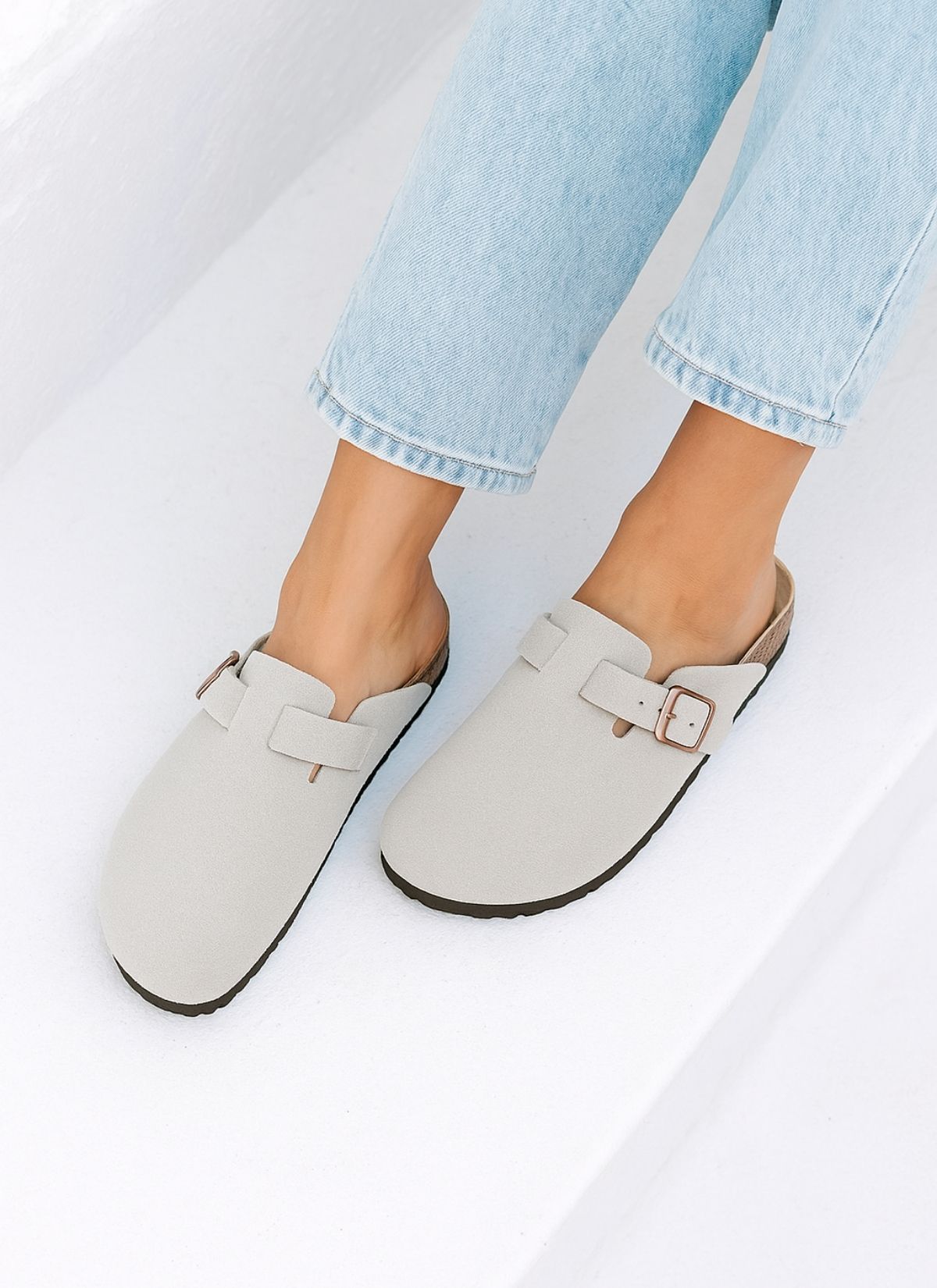 The Thera Mule - White